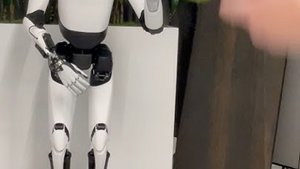 Tesla Optimus Robot Shows Off Impressive Ball-Catching Skills