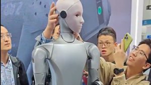 Unitree H2 Humanoid Appears at IROS 2025, No LiDAR in Sight